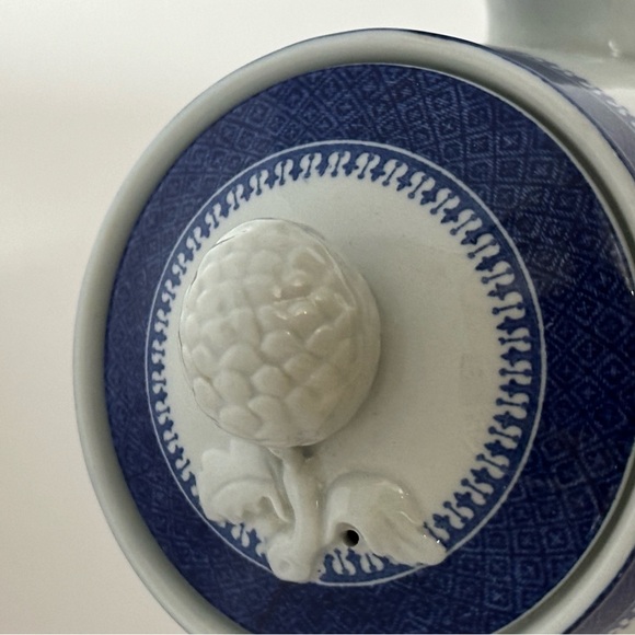 Spode Fitzhugh Blue & White Coffee Pot - Picture 7 of 8